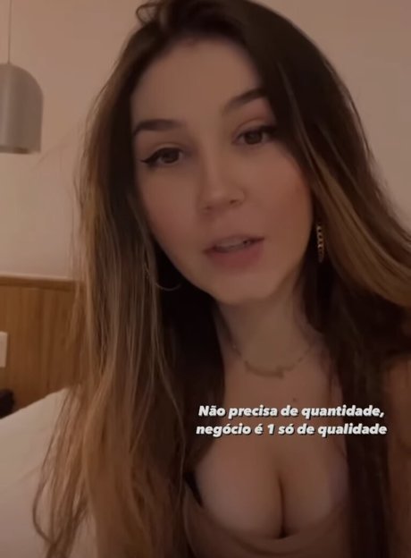 Carolzinha schöne erotische foto