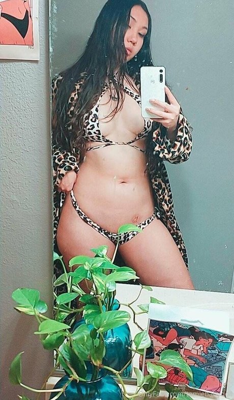 tomiebabydoll schauspielerin erotische foto