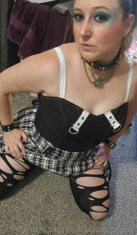 kittygoesb00m perfekte top archiv