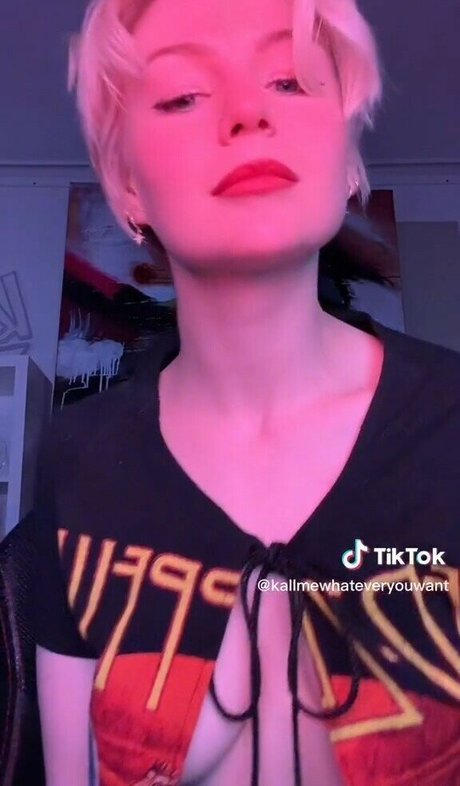 KallMeKris pornostar schöne galerien