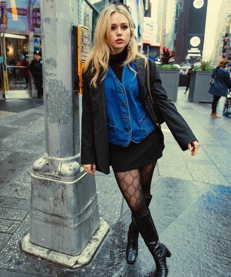 Brec Bassinger nackt sexy fotos