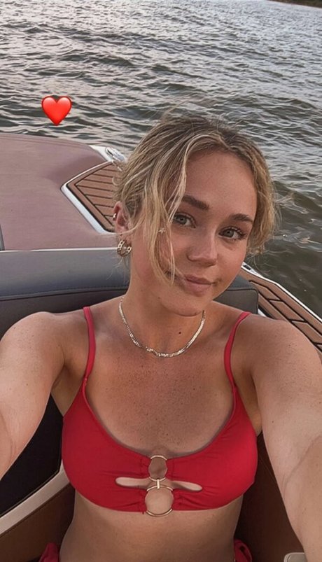 Brec Bassinger nacktheit pornographische archiv