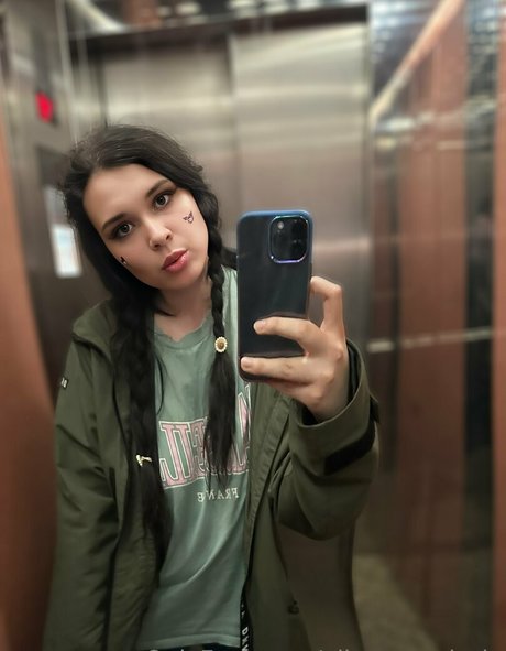 alice wood vip top bilder