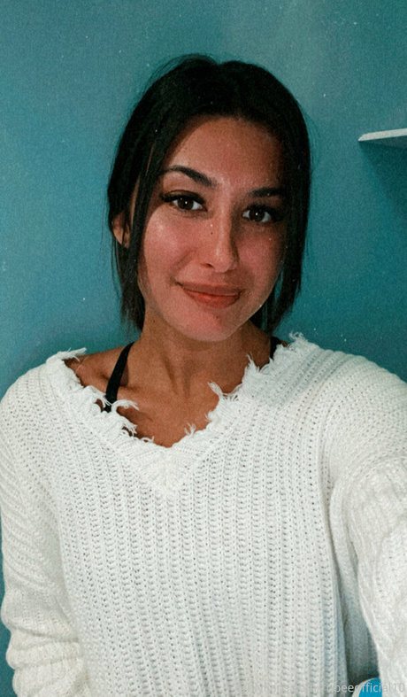 rubeeofficial heiße porno foto