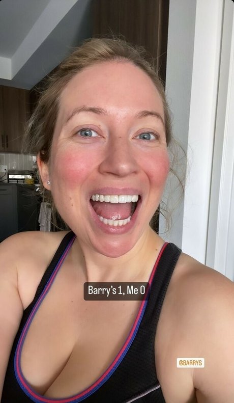 Sarah Cruddas xxx exklusive galerie