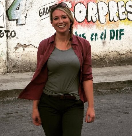 Sarah Cruddas kostenlose heiße bilder