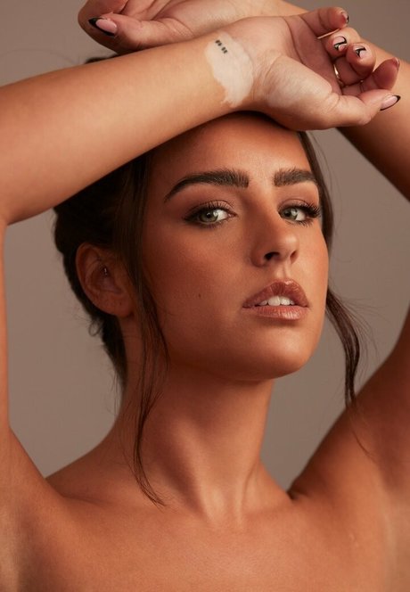 Georgia May Foote Bilder