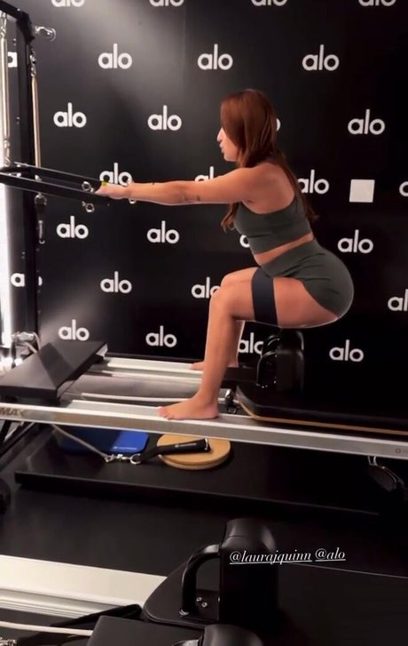 Francia Raisa sexy nackten galerie