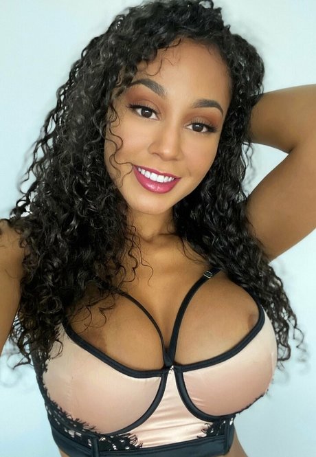 nur fans mit großem hintern exklusive erotische bild