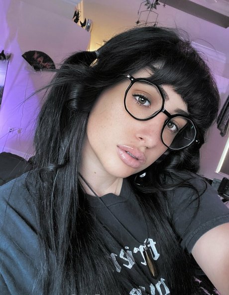 poppycarmine schauspielerin freie foto