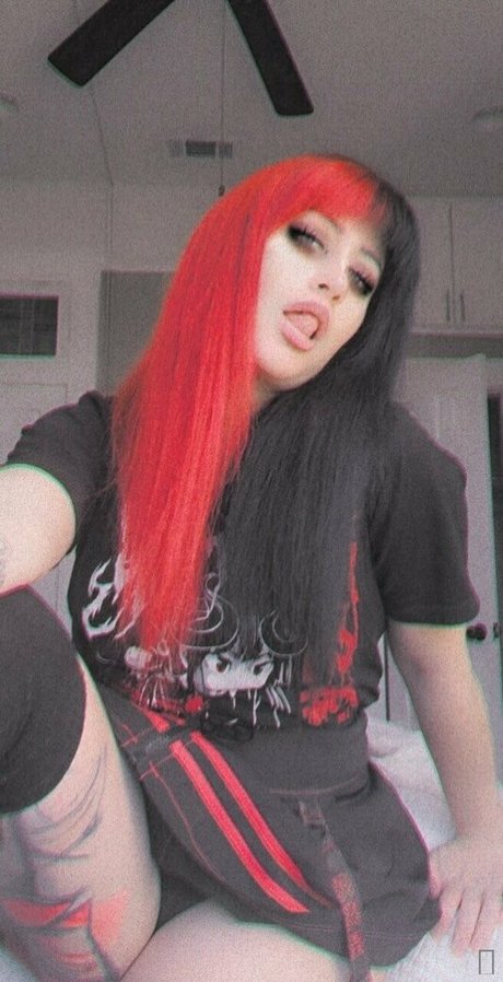 poppycarmine erwachsene nackten galerien