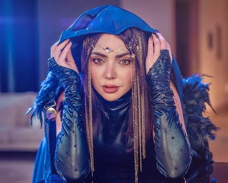 Nyvi Estephan exklusive heiße bild