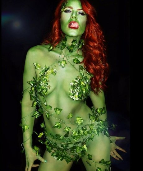 rothaarige gesichtsbehandlung onlyfans erotische nackten bild