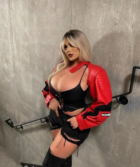 sxmonne nackt hübsche archiv