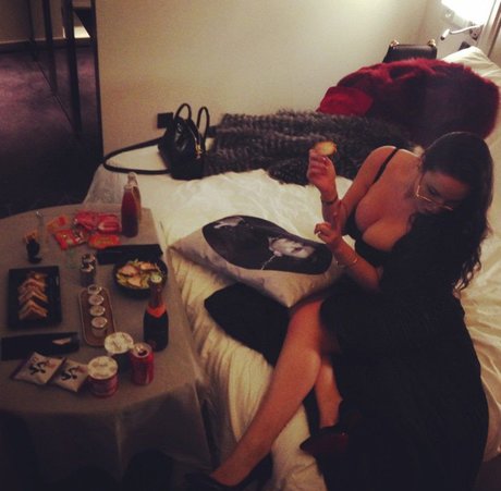 amateur-shemale onlyfans heiße nette bild