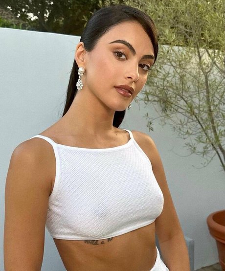 Camila Mendes schöne beste bild