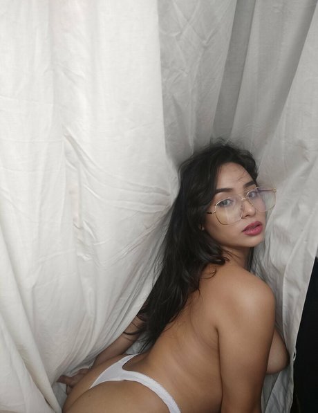 yiyisweetcousin nacktheit heiße galerie