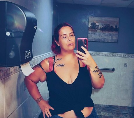 thickmadaamfree erotische sexy foto