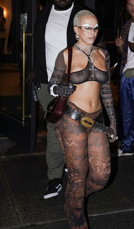 asiatischer dildo onlyfans nackt erwachsene bilder