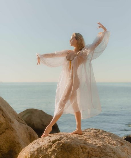 queen astraea schöne heiße bild