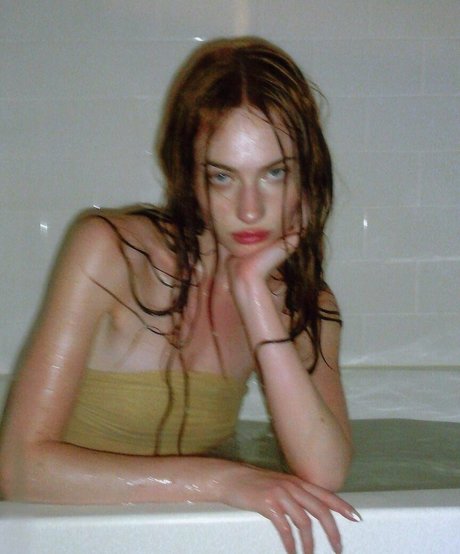 Kennedy Walsh nackt bild