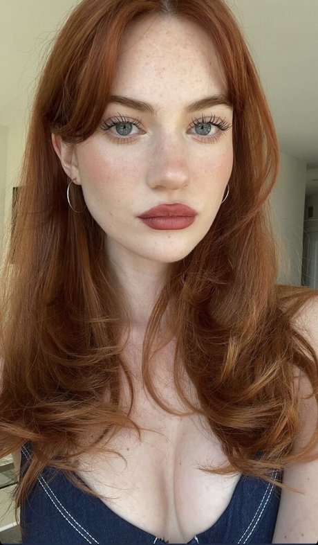 Kennedy Walsh schauspielerin nackte bild