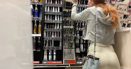 flugbegleiterin onlyfans erotische xxx fotos