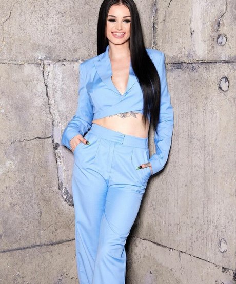 Saraya Bevis nackt heiße bilder