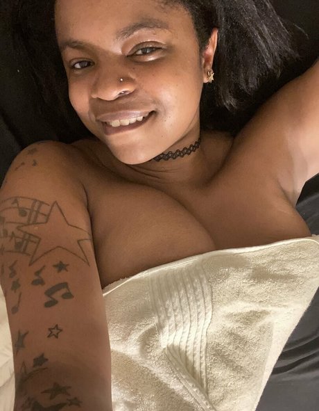 yummybrownfox schauspielerin hübsche bilder