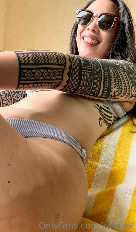 katdgaf nackt pornografische bilder