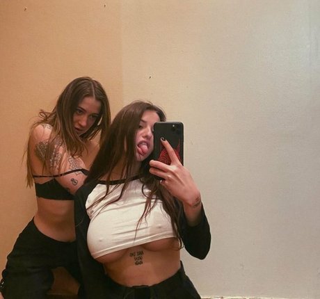 Rita Flores schöne akt bild