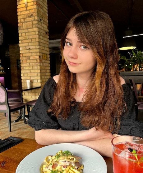 hdsonki schauspielerin nackt galerien