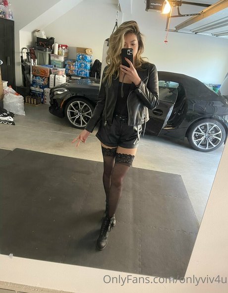 onlyviv4u hübsche pornostar bild