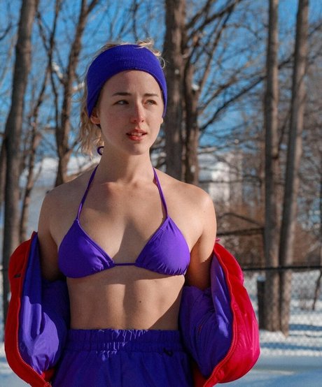 EmilyThankYouNext kunst erotische galerien