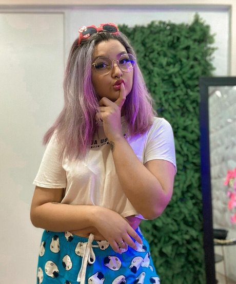 Nathye pornostar nackt bilder