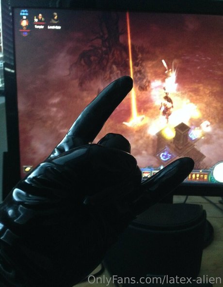 latex alien porno nackte foto