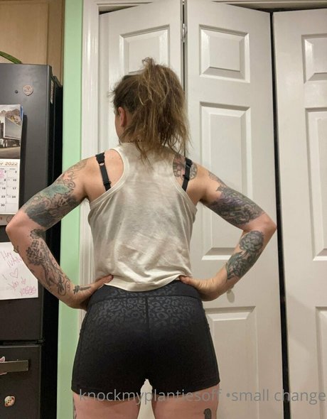 knockmyplantiesoff sexy pornostar bild