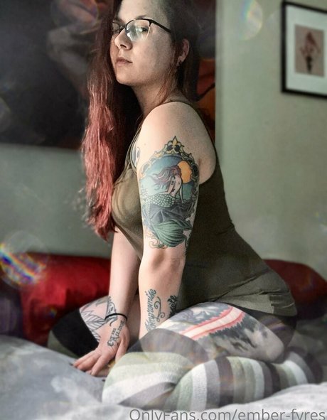 ember fyres kunst nacktheit galerien