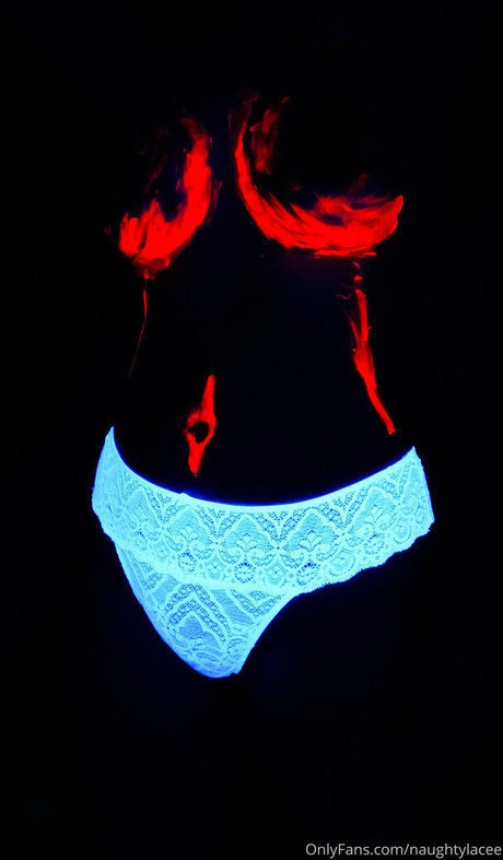 naughtylacee model erotische foto