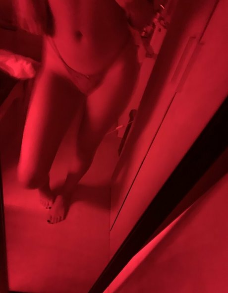 rileynate nackte pornostar archiv