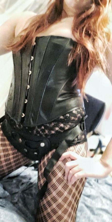 thesinfuldead schauspielerin nackte foto