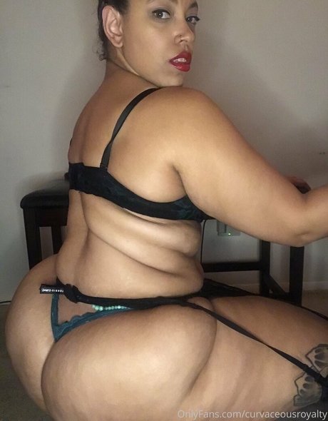 curvaceousroyalty pornostar perfekte galerie