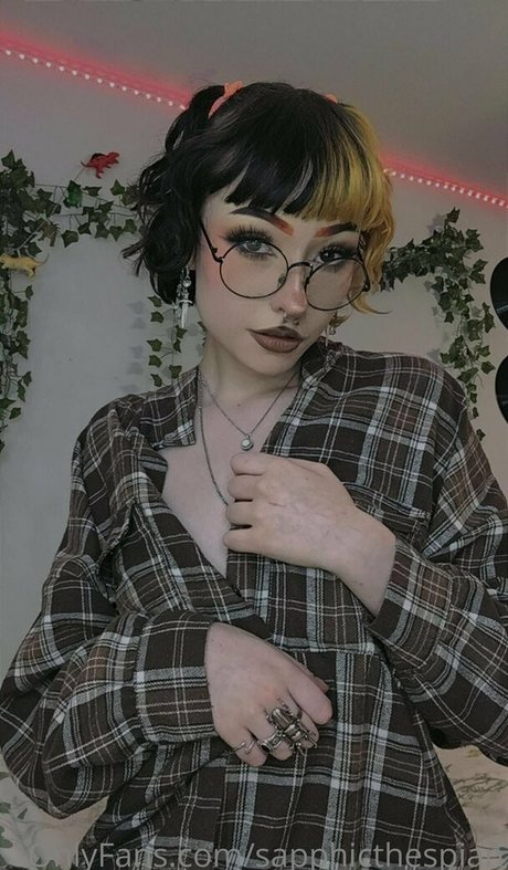 cryptidcaitlin freie porno bild