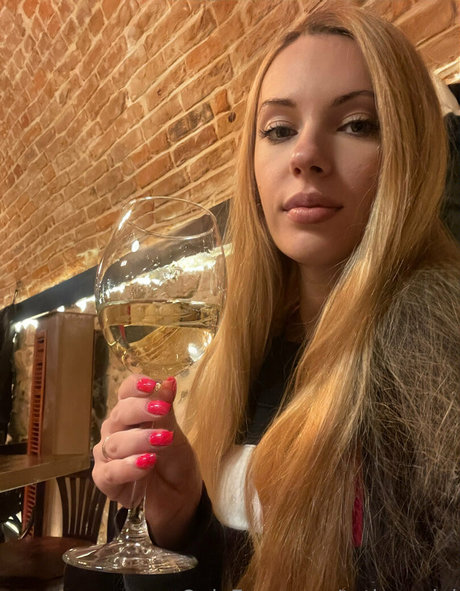 tati model hübsche schöne galerien