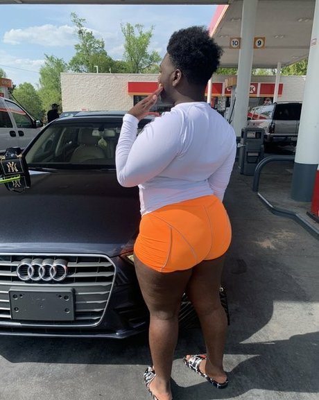 Chocoloate wraith model xxx fotos