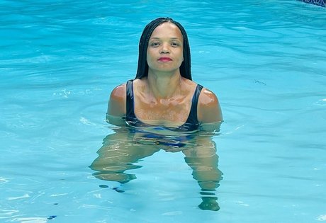 Lukwesa Burak hübsche heiße galerien