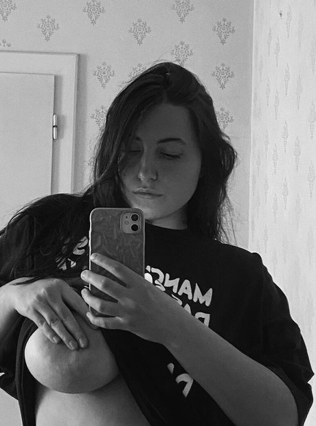 zhanna v top nackte fotos