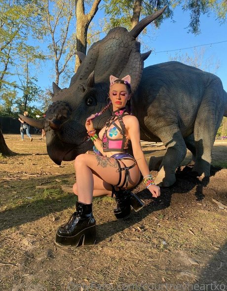 courtneyheartxo freie top archiv