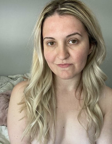 meggybunnyvip hd pornographische bild