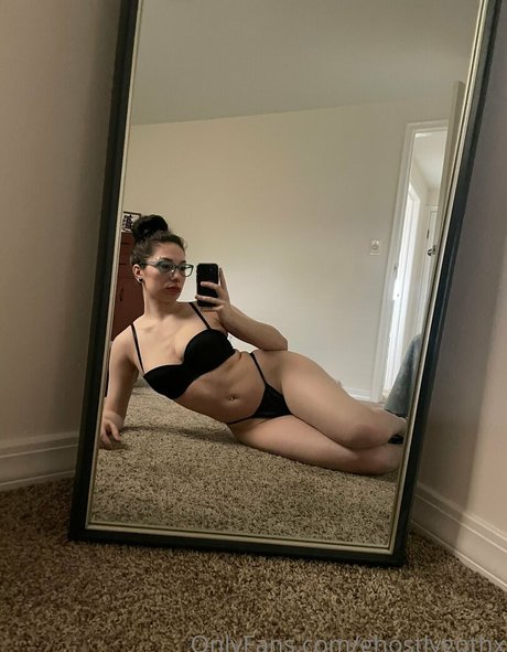 ghostlygothx nackt pornographische galerien